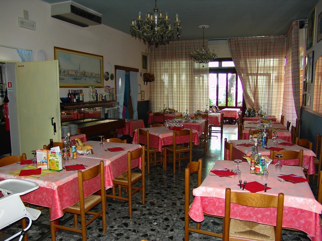 Hotel Villa Dina Lido di Jesolo Dış mekan fotoğraf