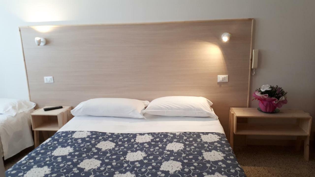 Hotel Villa Dina Lido di Jesolo Dış mekan fotoğraf